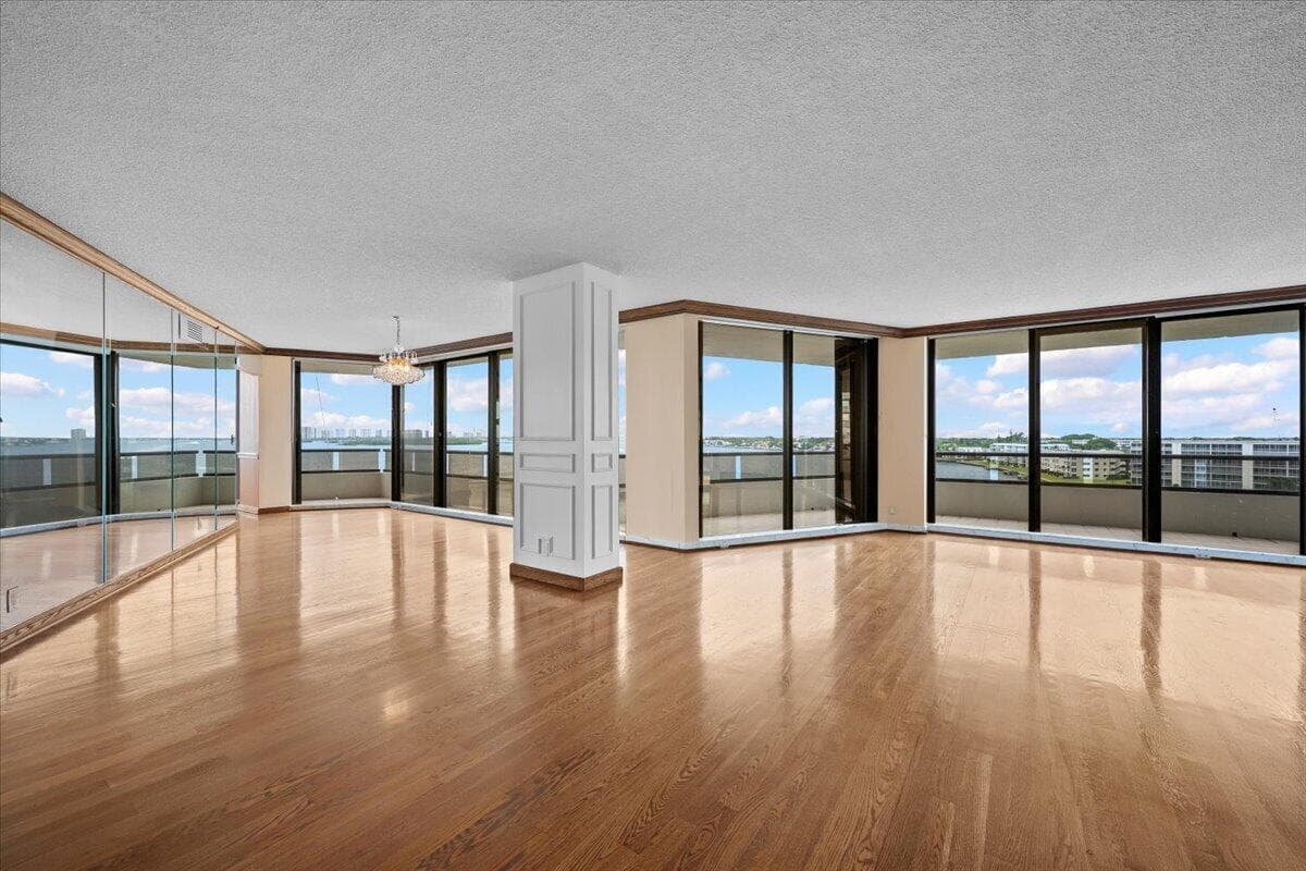 100 Lakeshore Drive 558 photo 2