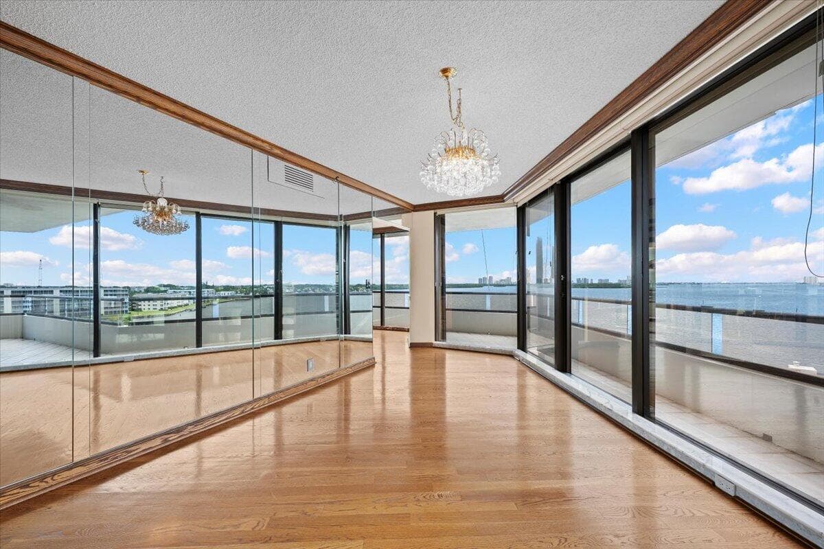 100 Lakeshore Drive 558 photo 5