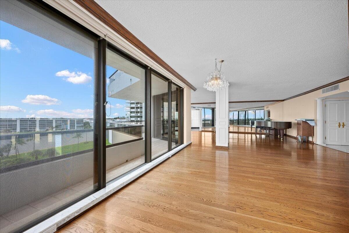 100 Lakeshore Drive 558 photo 10