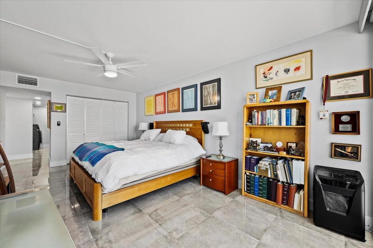 120 Lakeshore Drive 4360 photo 5
