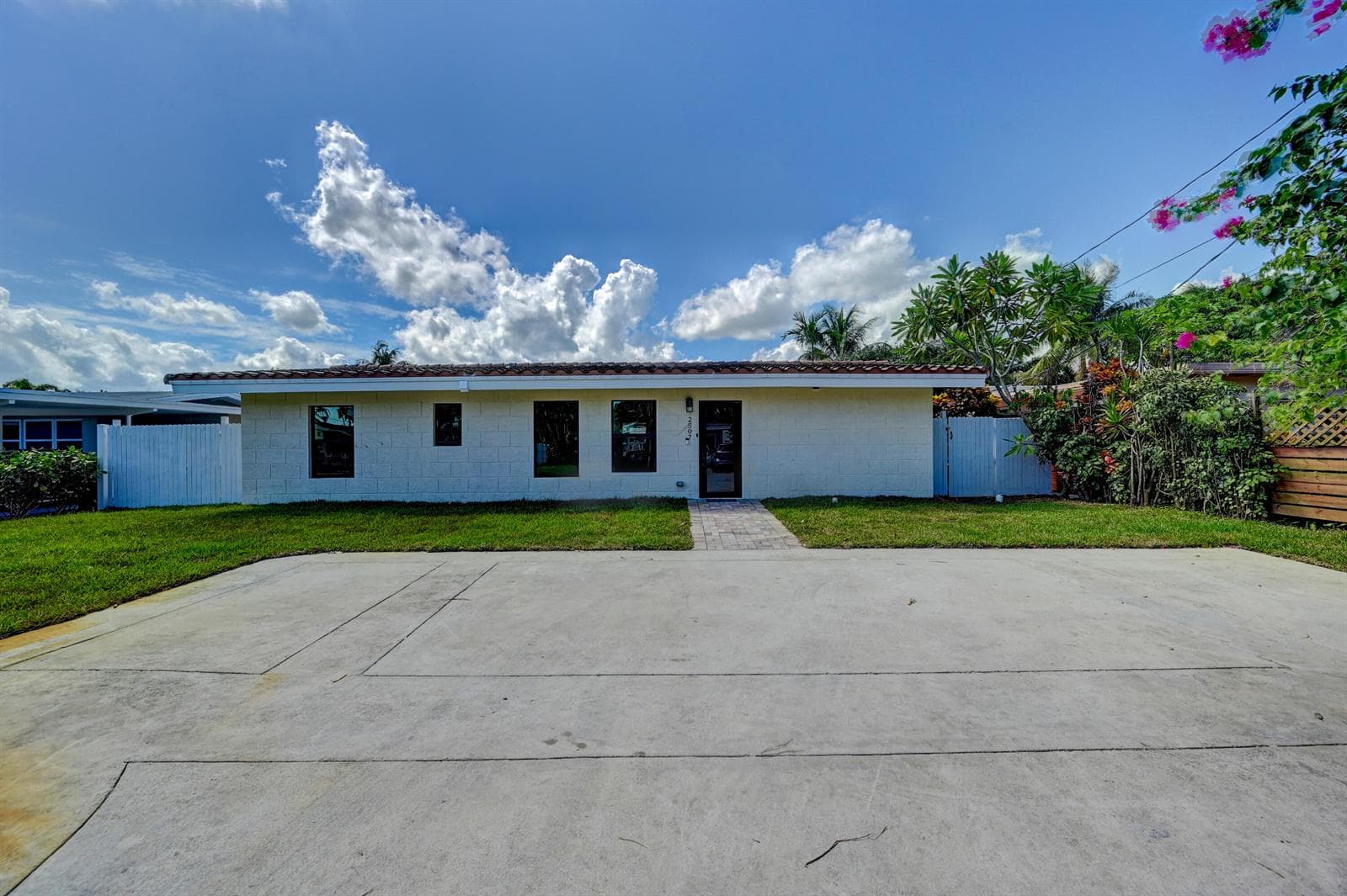 2507 BIMINI Lane photo 3