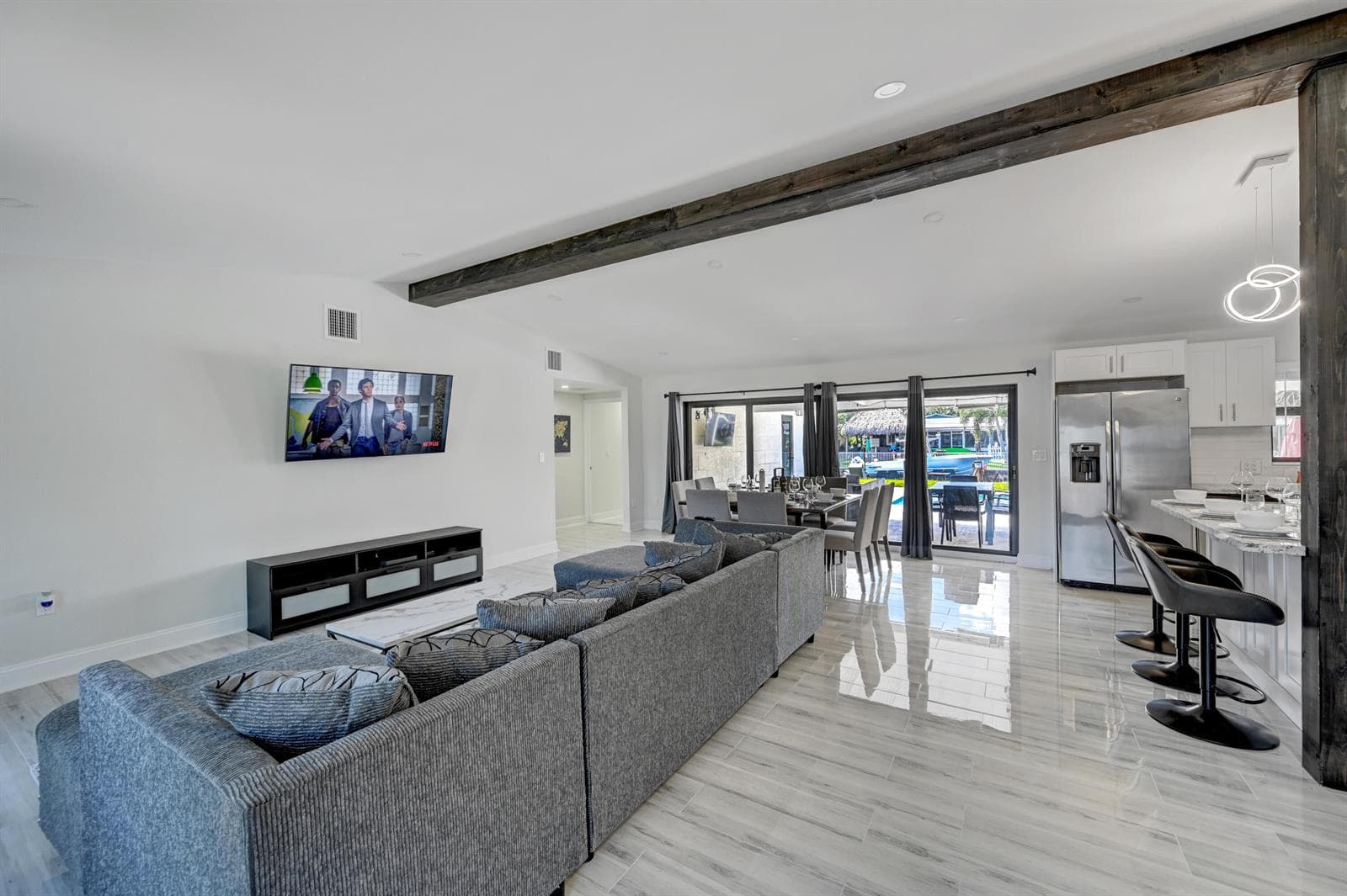 2507 BIMINI Lane photo 5