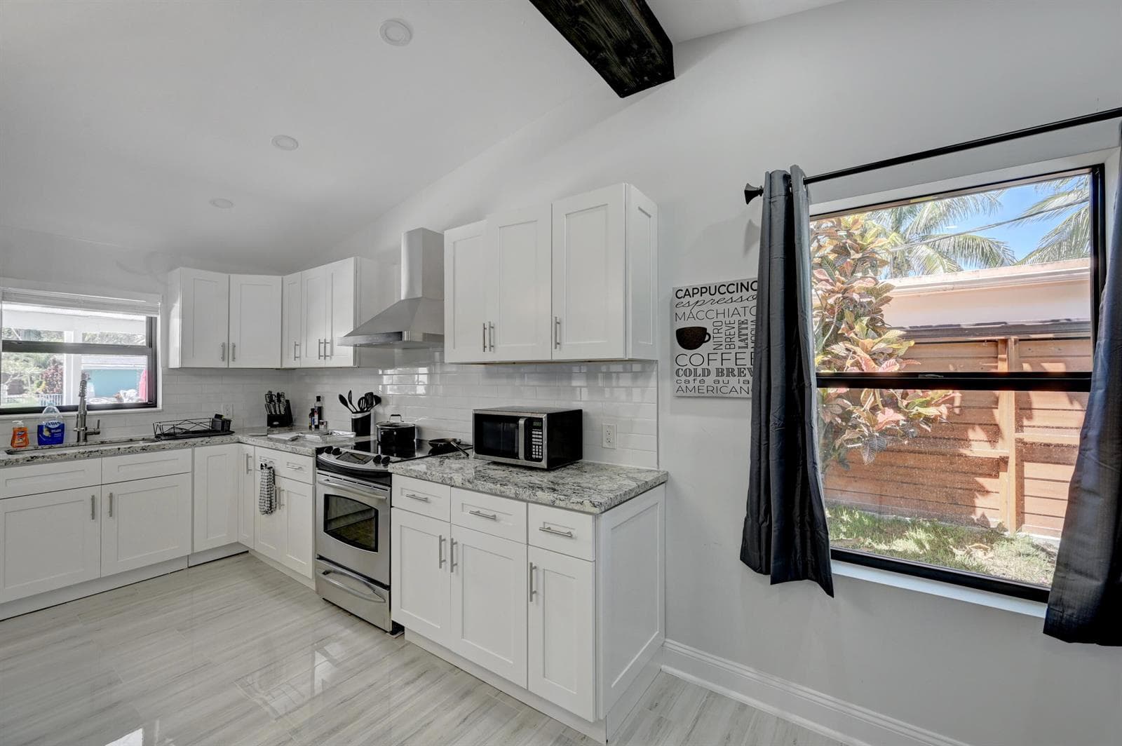 2507 BIMINI Lane photo 10
