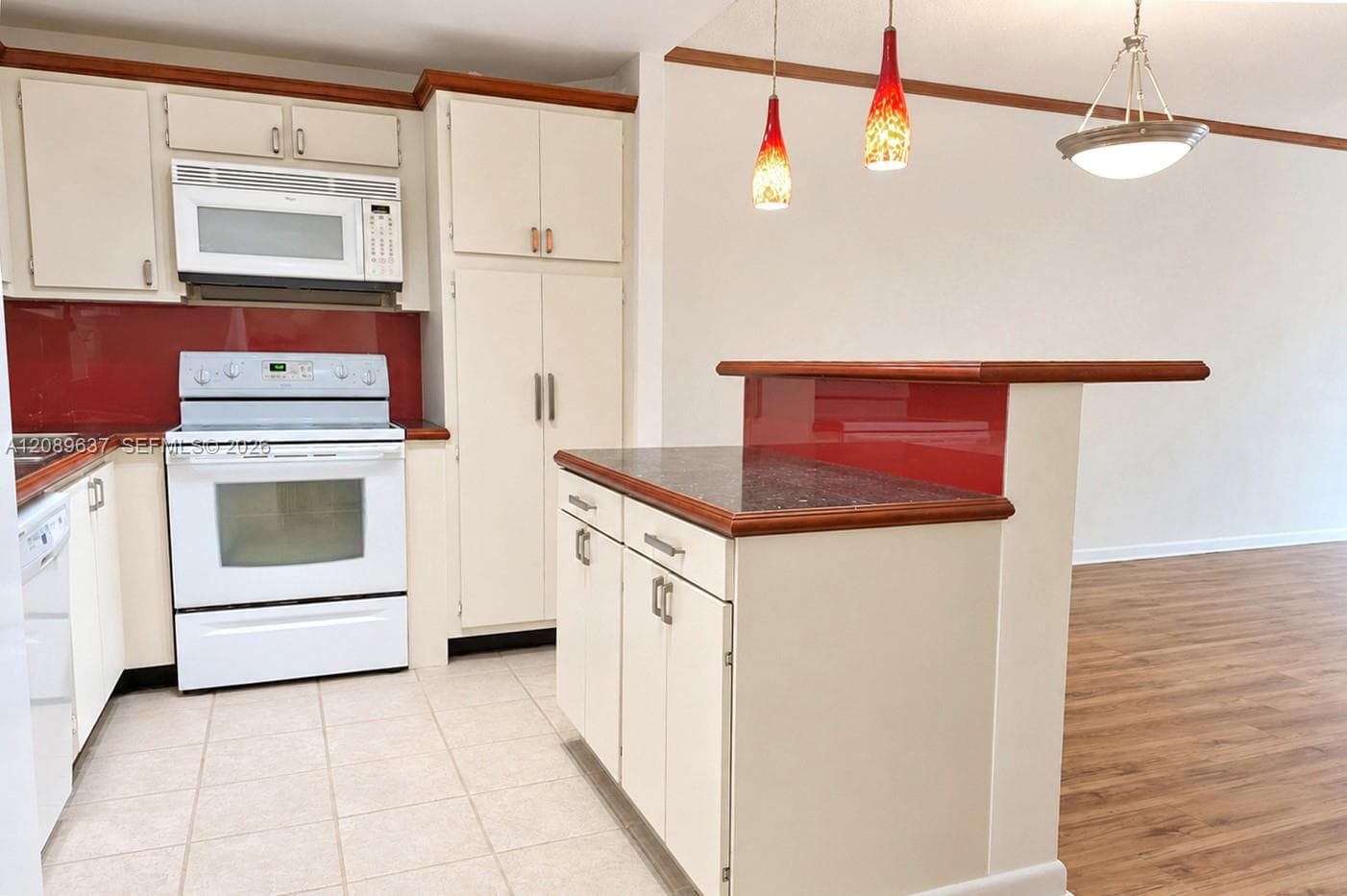 19390 Collins Ave 119 photo 6