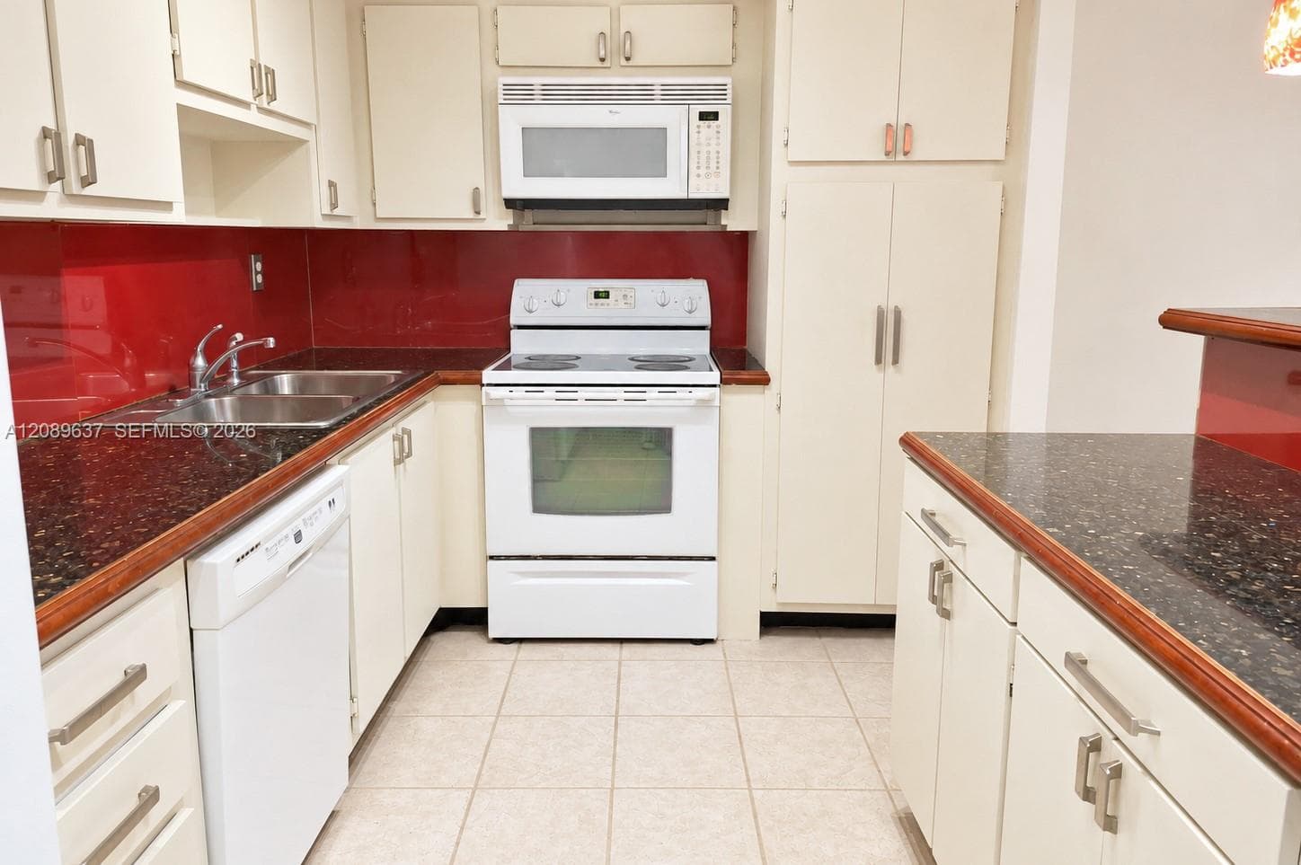 19390 Collins Ave 119 photo 5