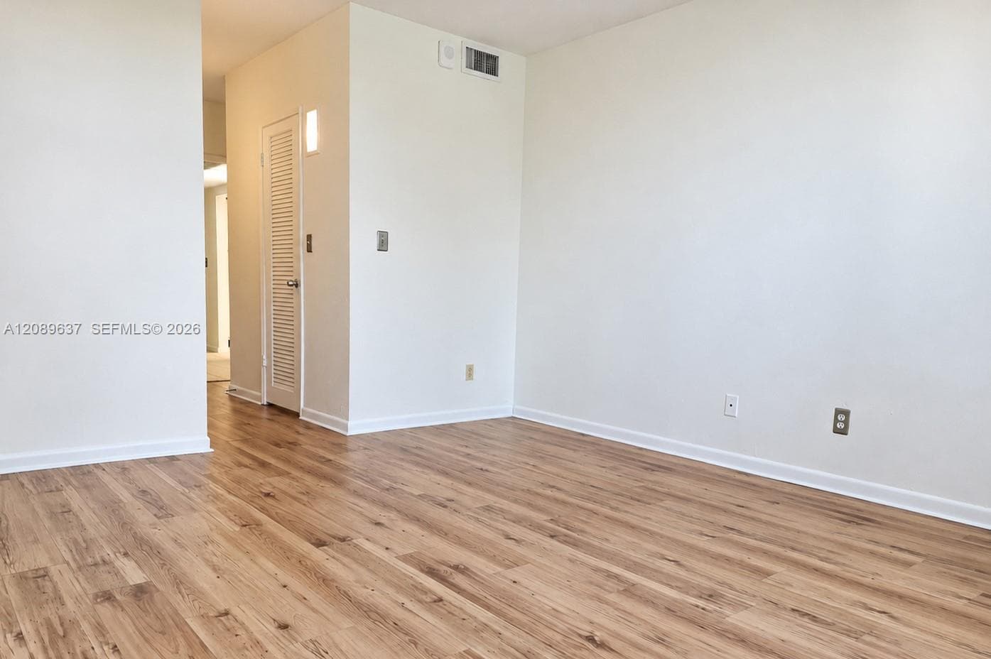 19390 Collins Ave 119 photo 10