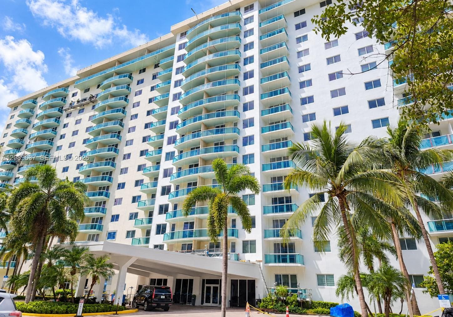 19390 Collins Ave 119 photo 19