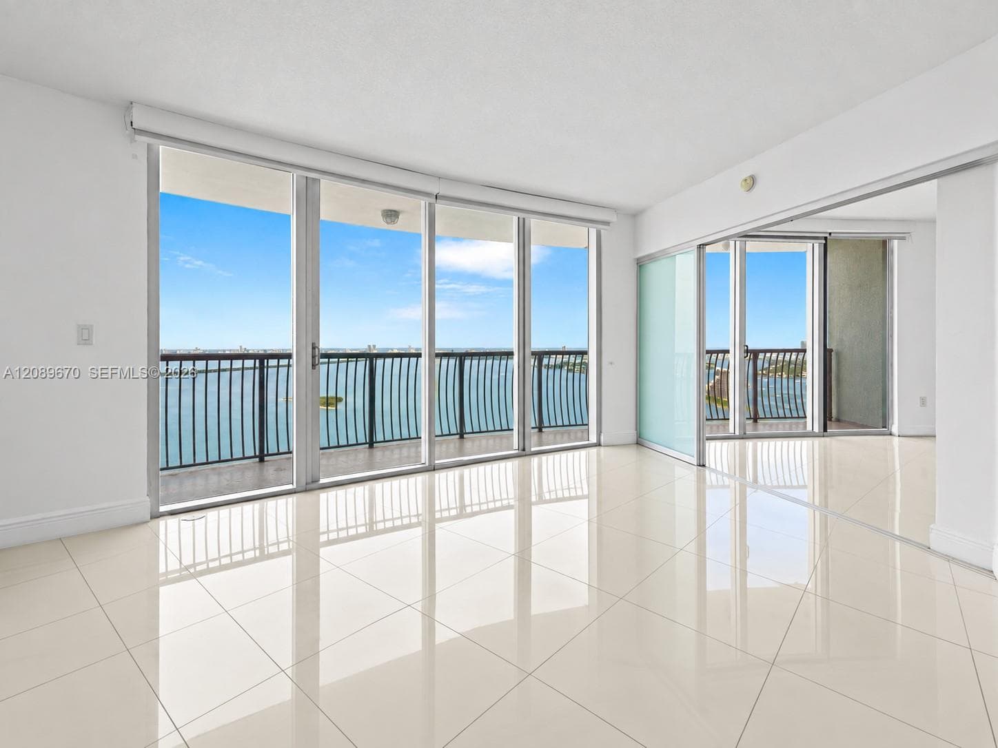 1750 N Bayshore Dr 4901 photo 1