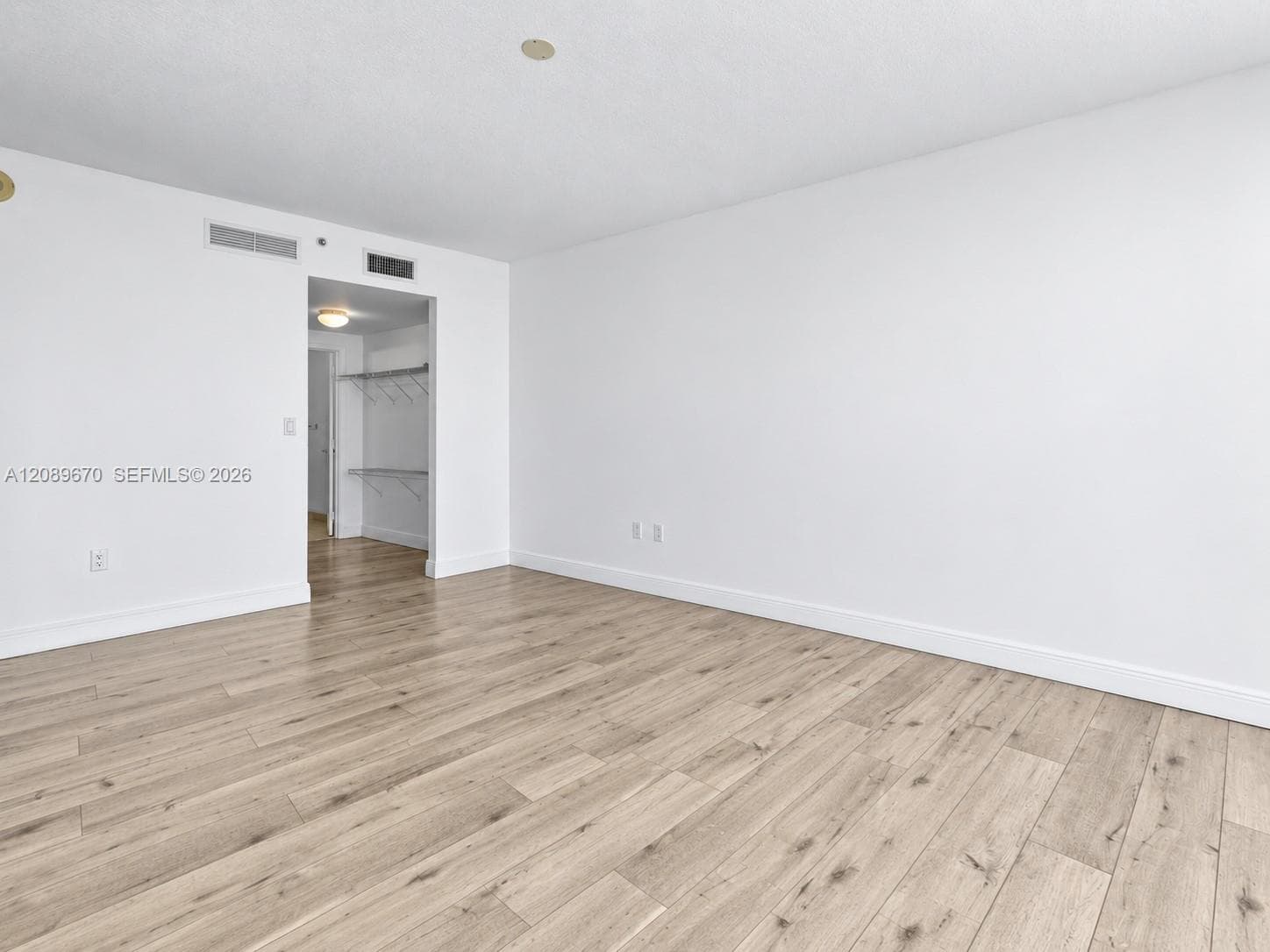 1750 N Bayshore Dr 4901 photo 14