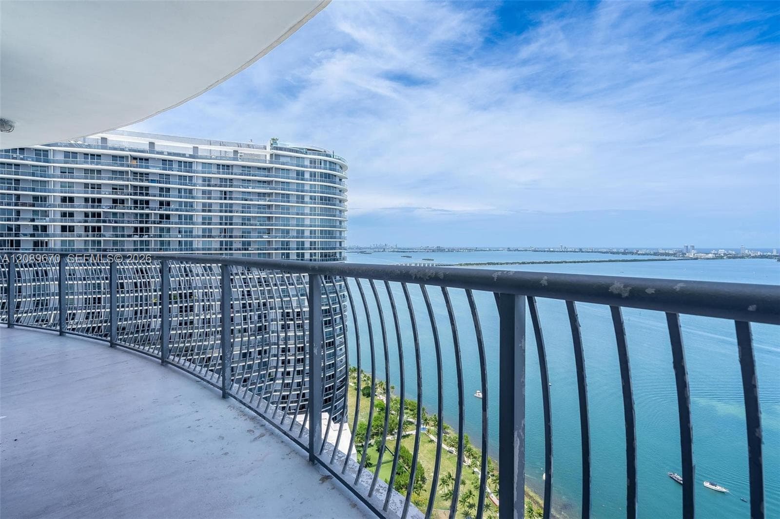1750 N Bayshore Dr 4901 photo 4