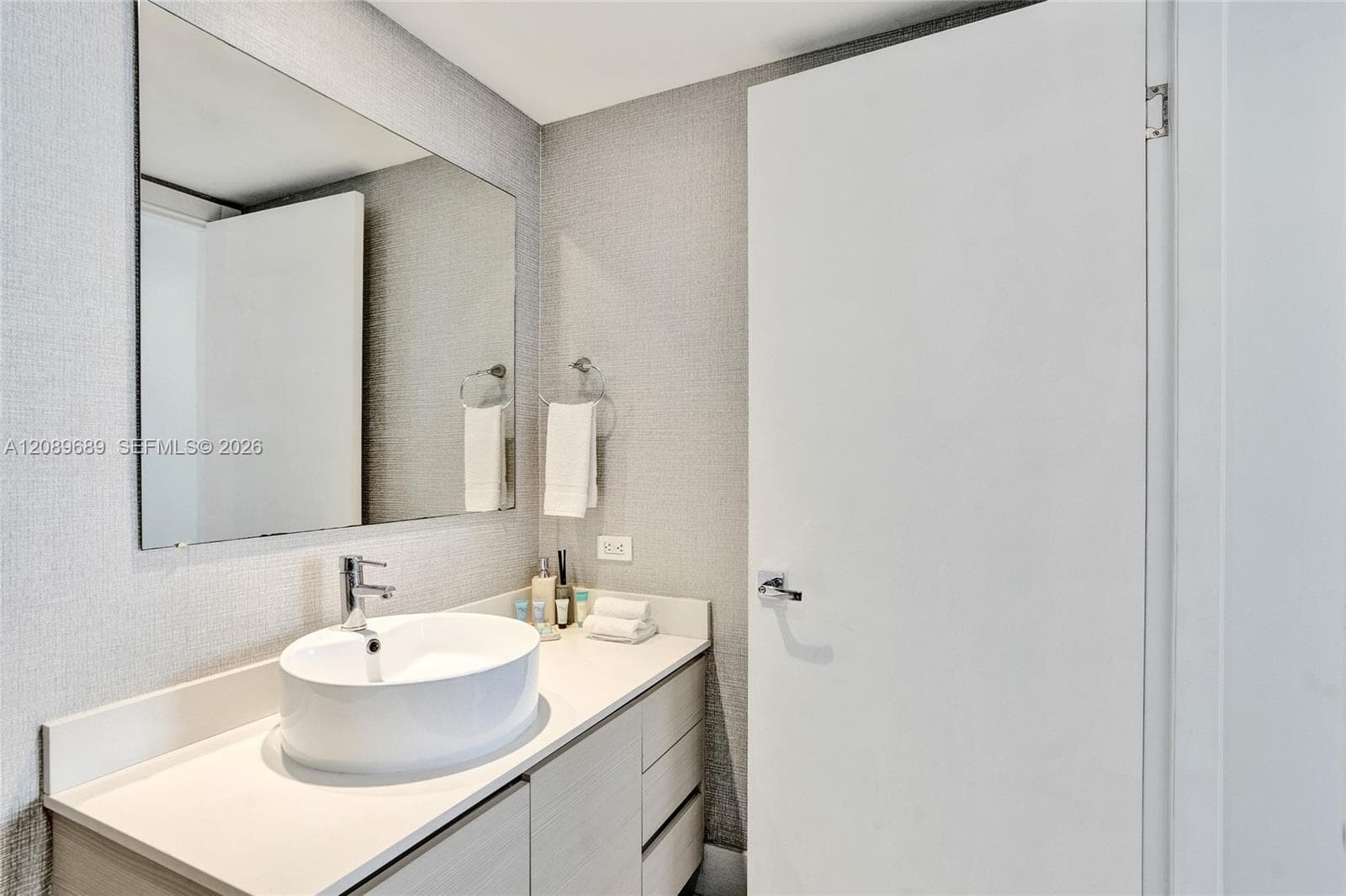 2600 E Hallandale Beach Blvd T1002 photo 14