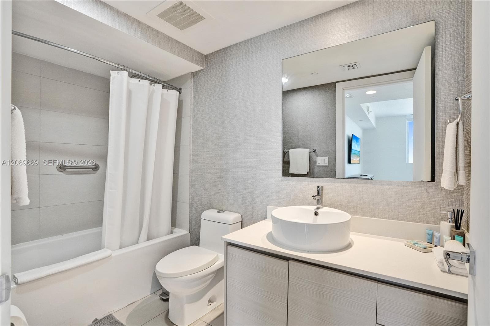 2600 E Hallandale Beach Blvd T1002 photo 15