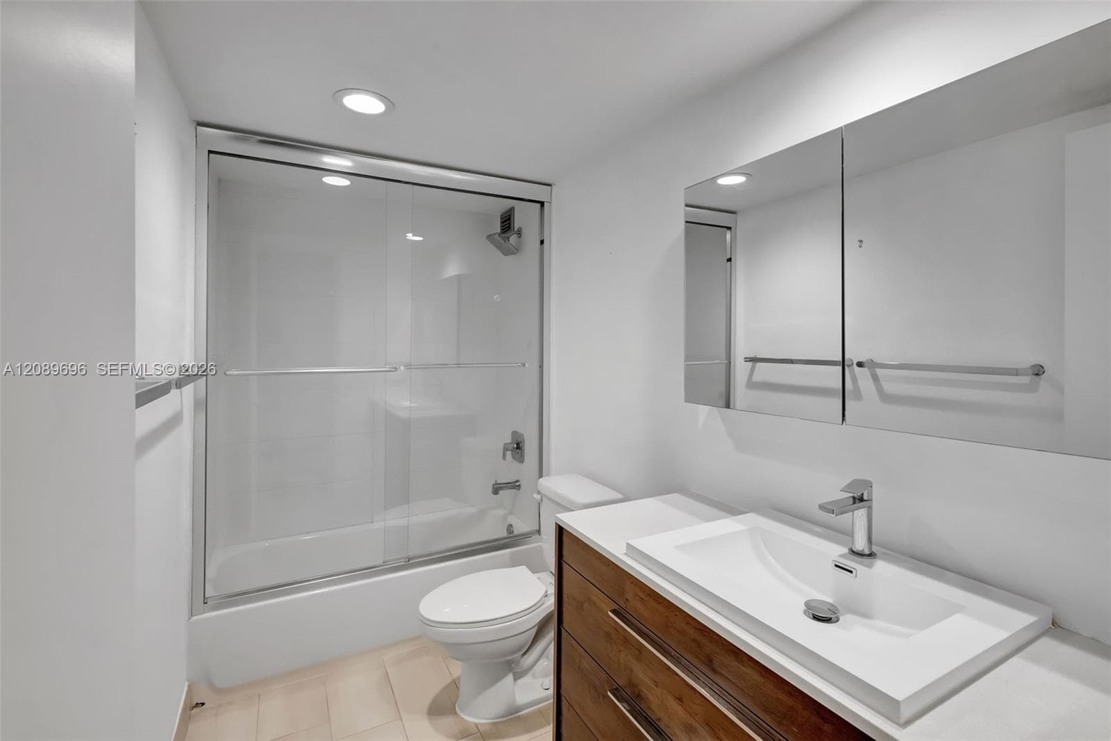 90 Edgewater Dr 327 photo 20