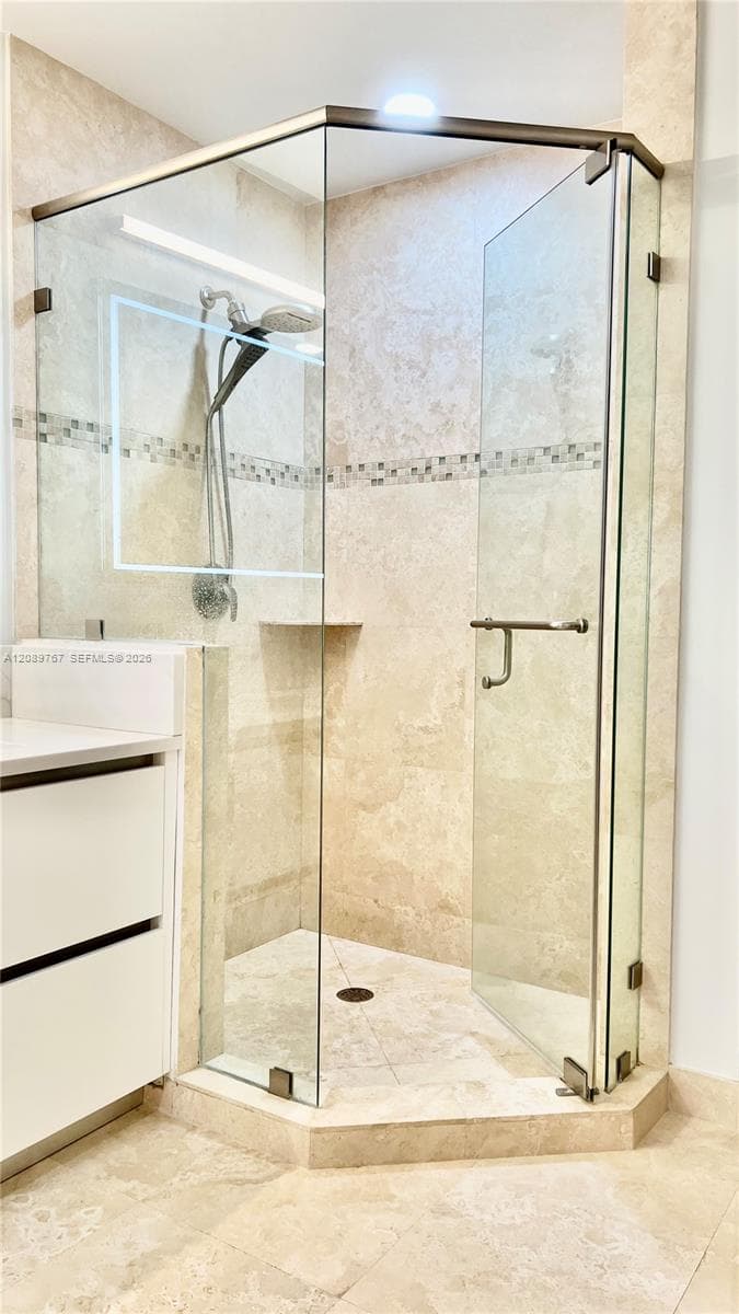 3001 NE 185th St 421 photo 13