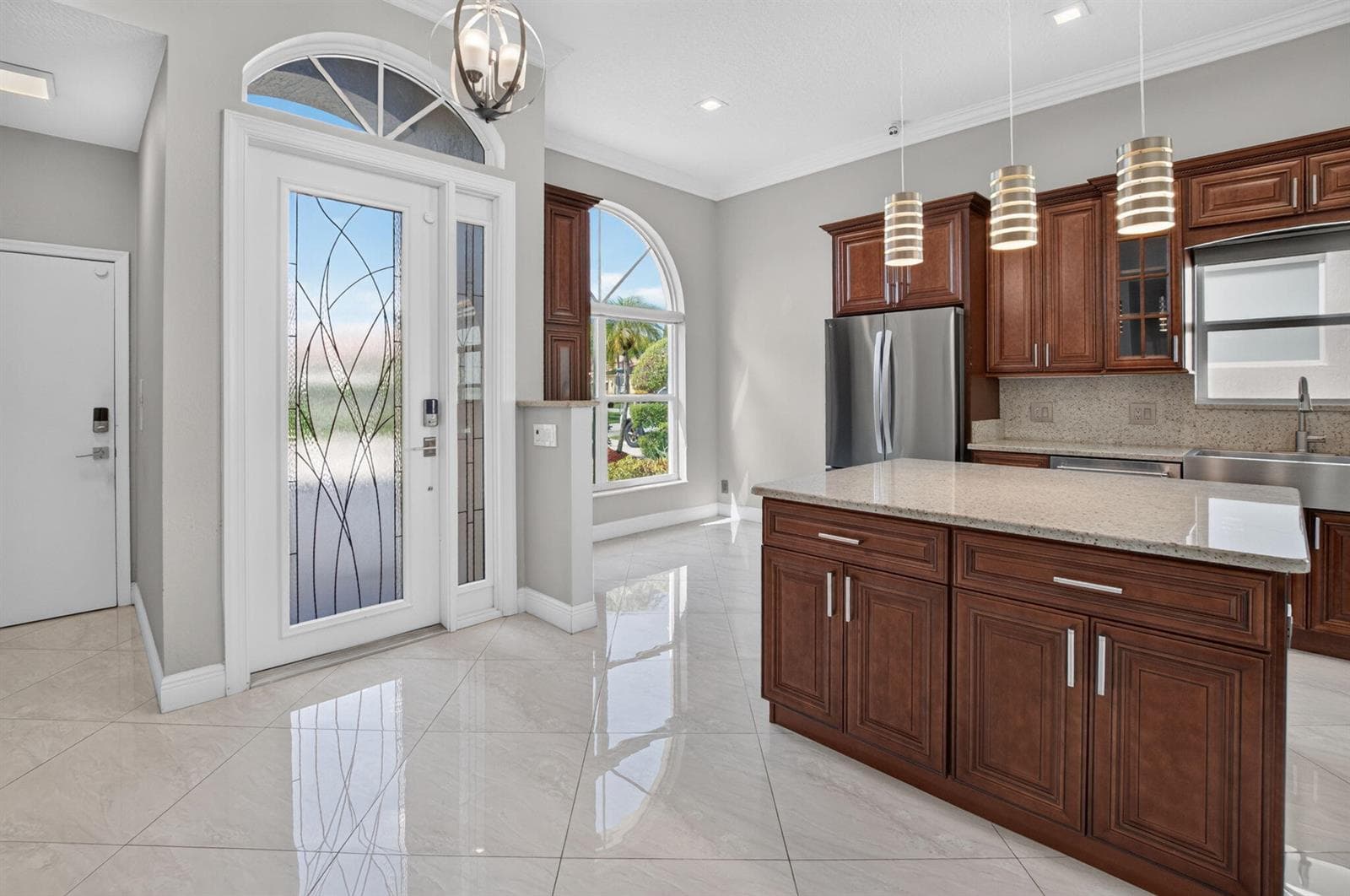 5351 Ventura Drive photo 3