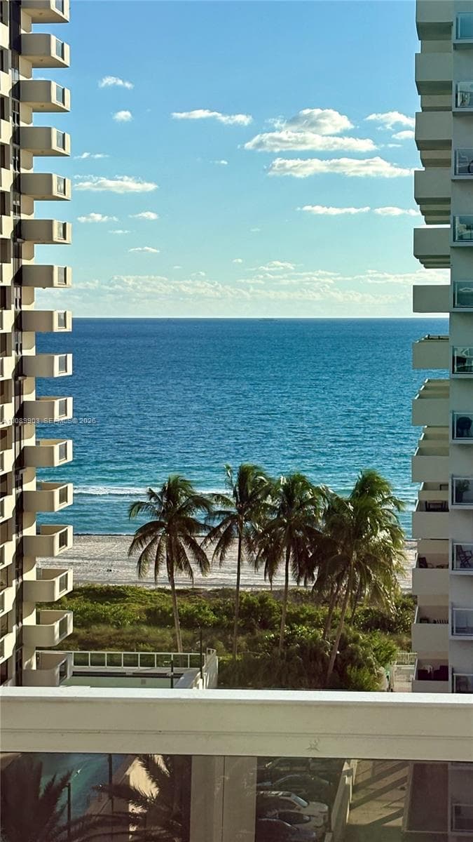 5700 Collins Ave 11B photo 1