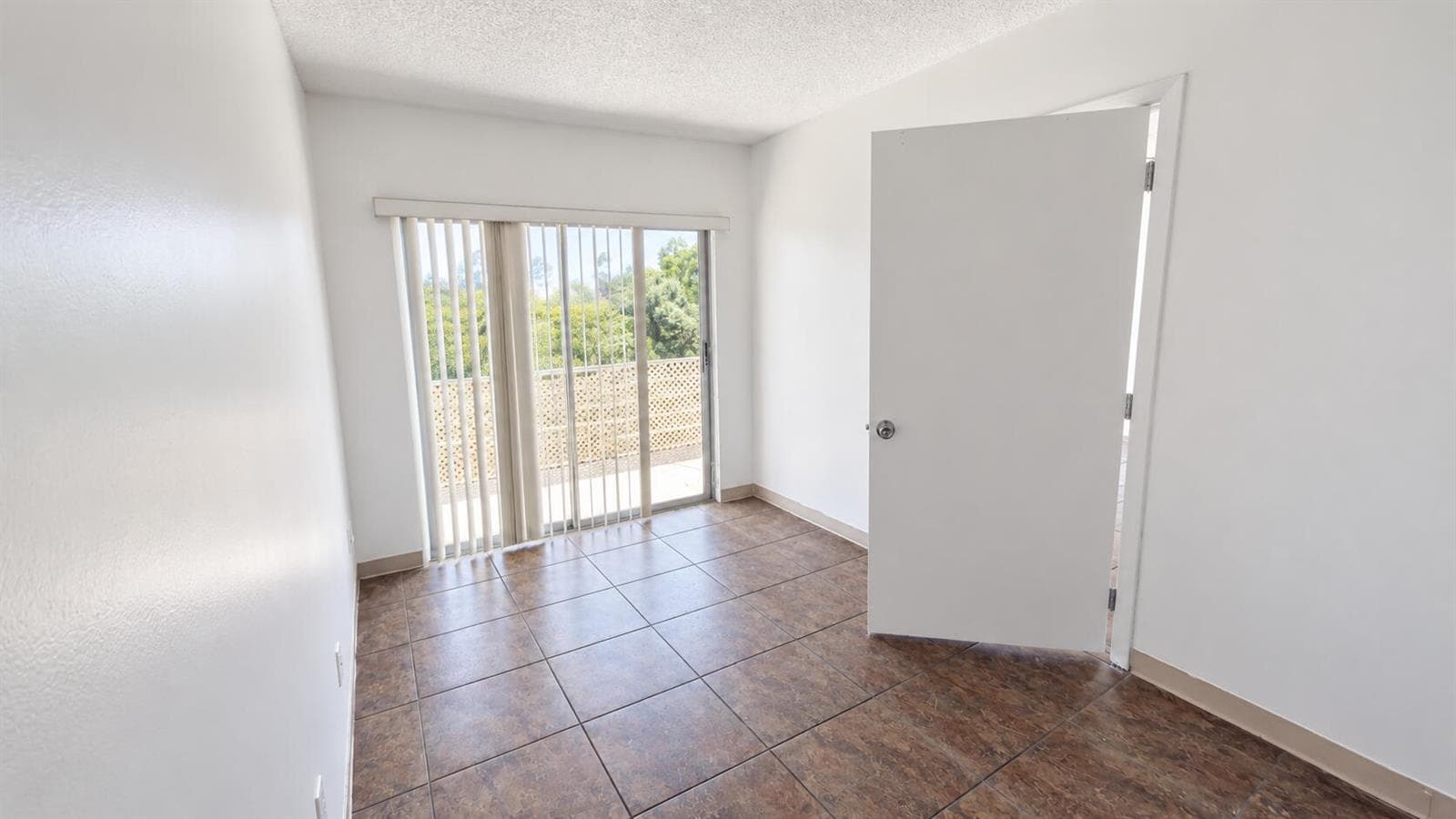 4131 STIRLING 305 photo 12