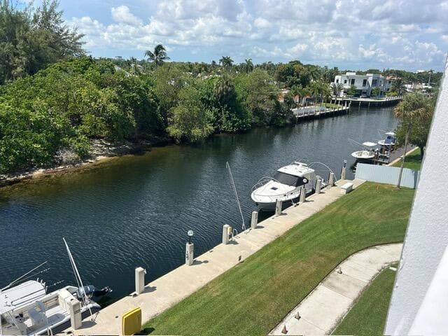 2860 NE 14th Street Causeway 405 D photo 1