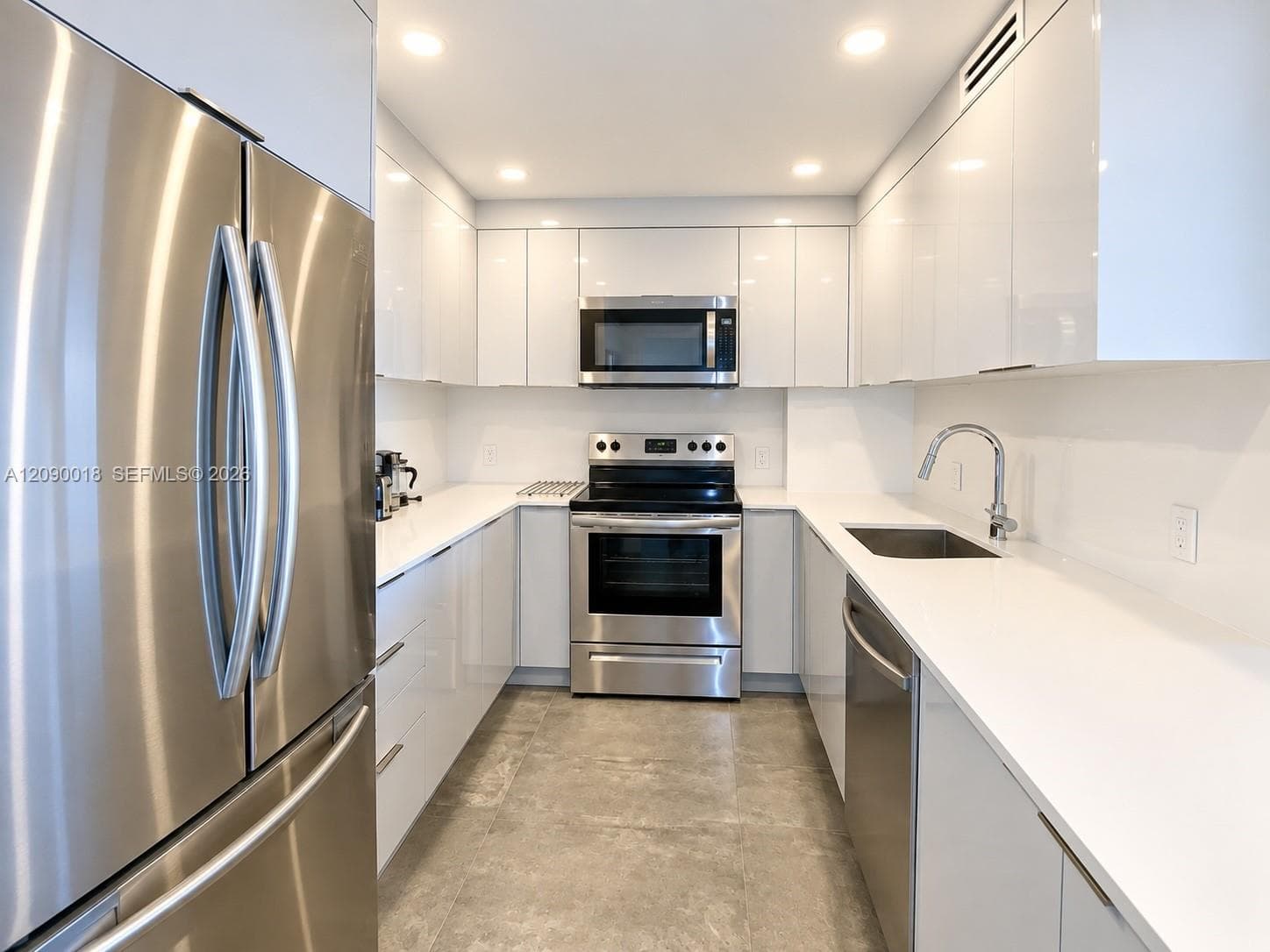 100 Bayview Dr 1506 photo 6