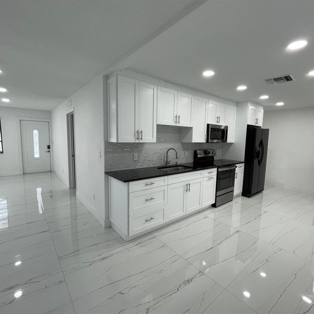 528 N Margaret Court photo 6