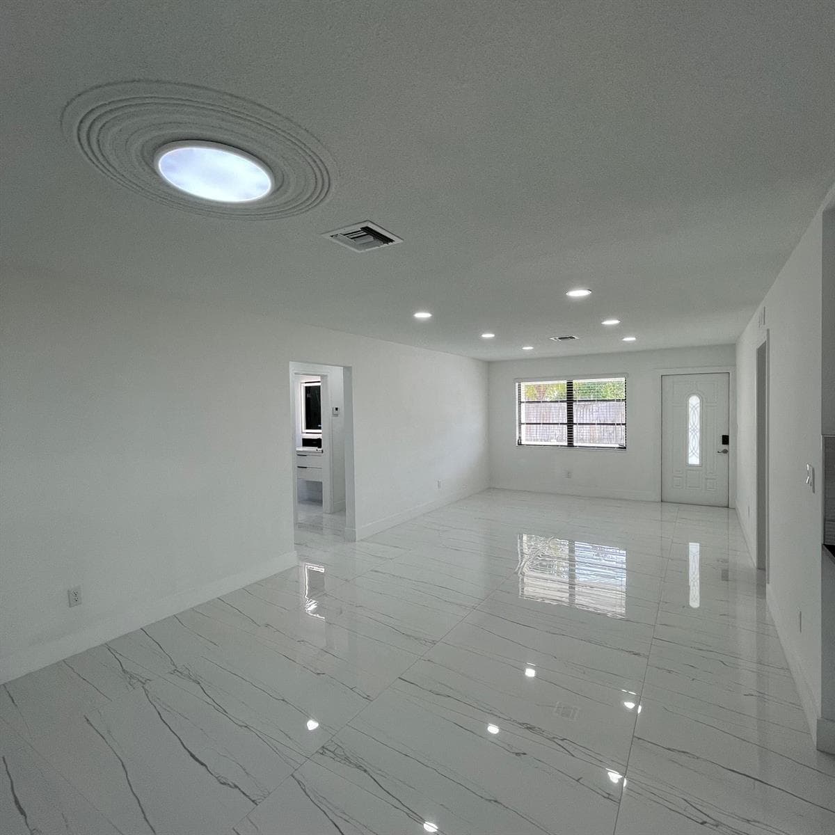 528 N Margaret Court photo 4
