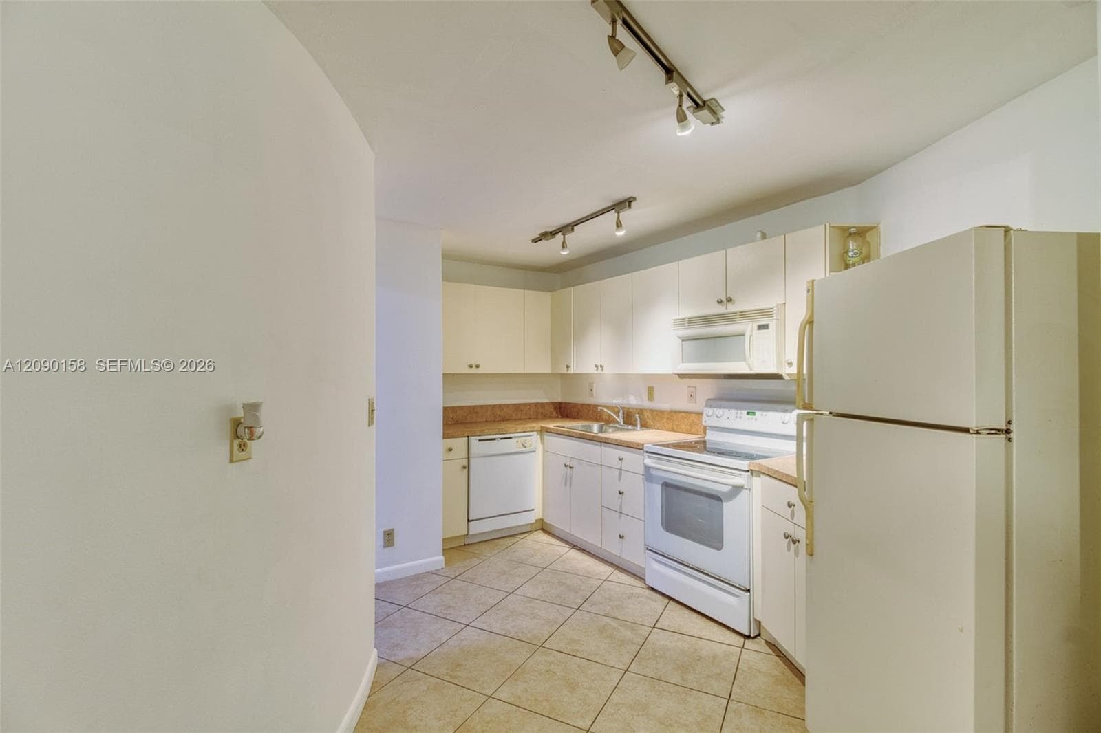 800 W Parkview Dr 311 photo 5