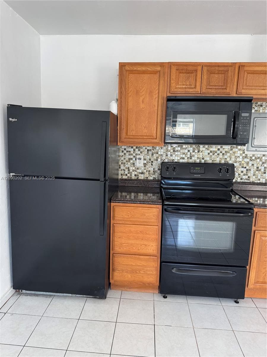 1765 Venice Ln 4E photo 6