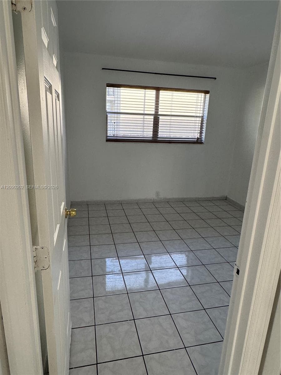1765 Venice Ln 4E photo 16