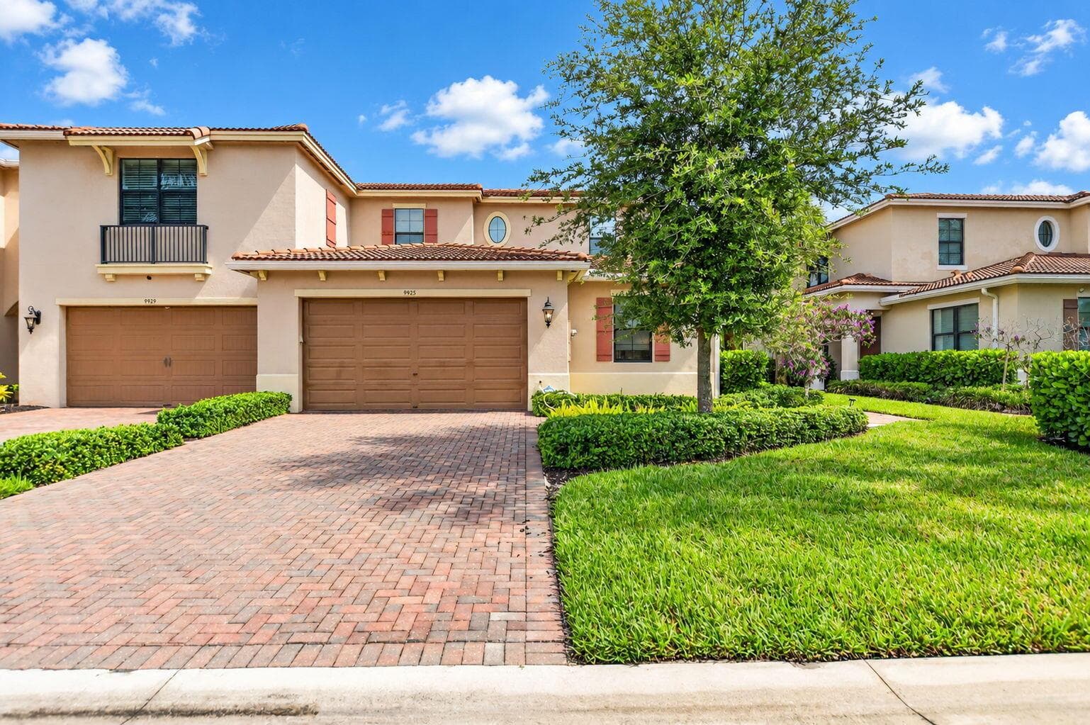 9925 BRICKHILL Drive photo 1