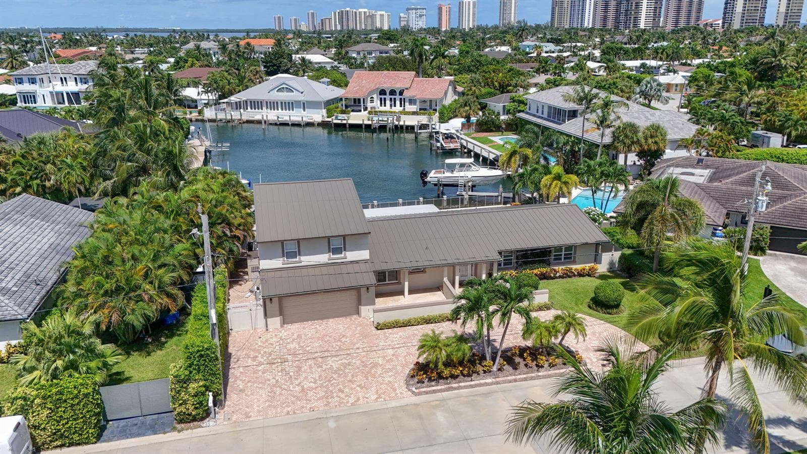 1180 Singer Drive photo 3