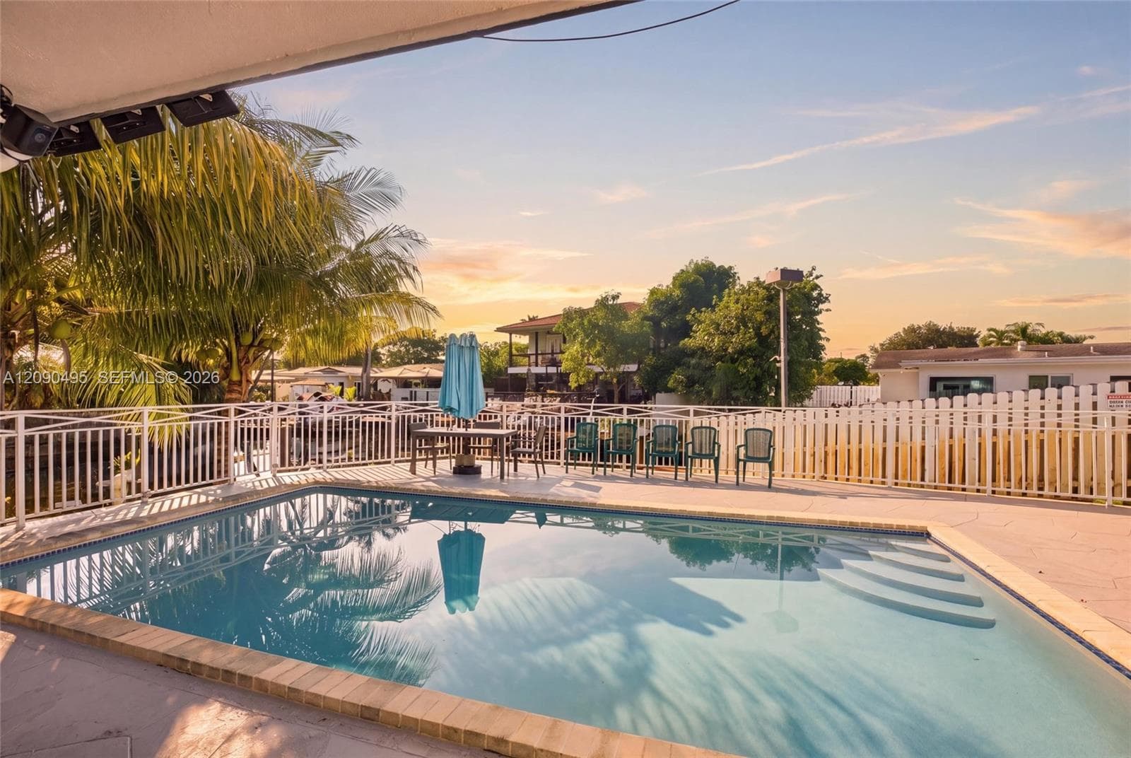 4540 SW 28th Ter photo 3