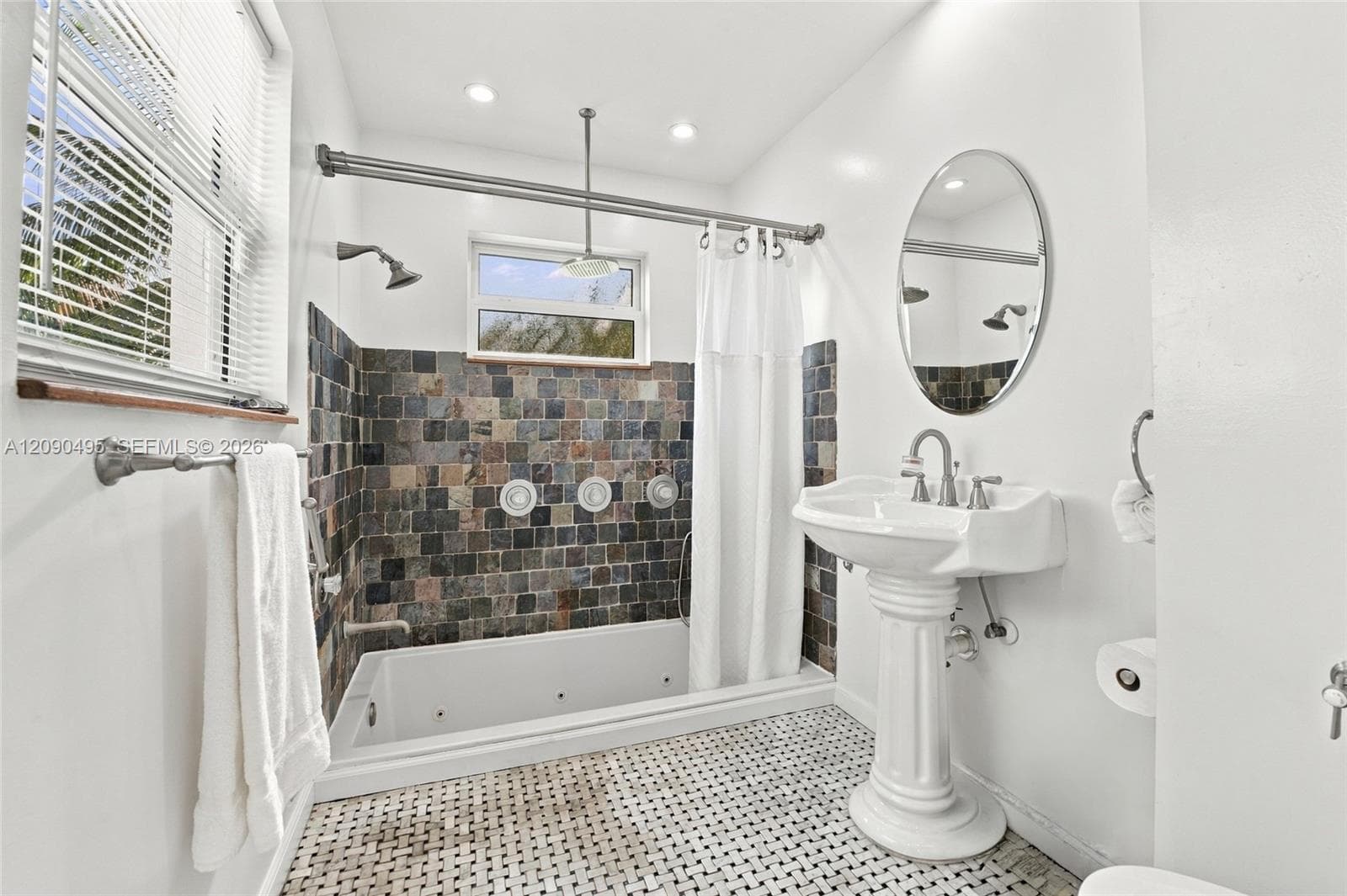4540 SW 28th Ter photo 19