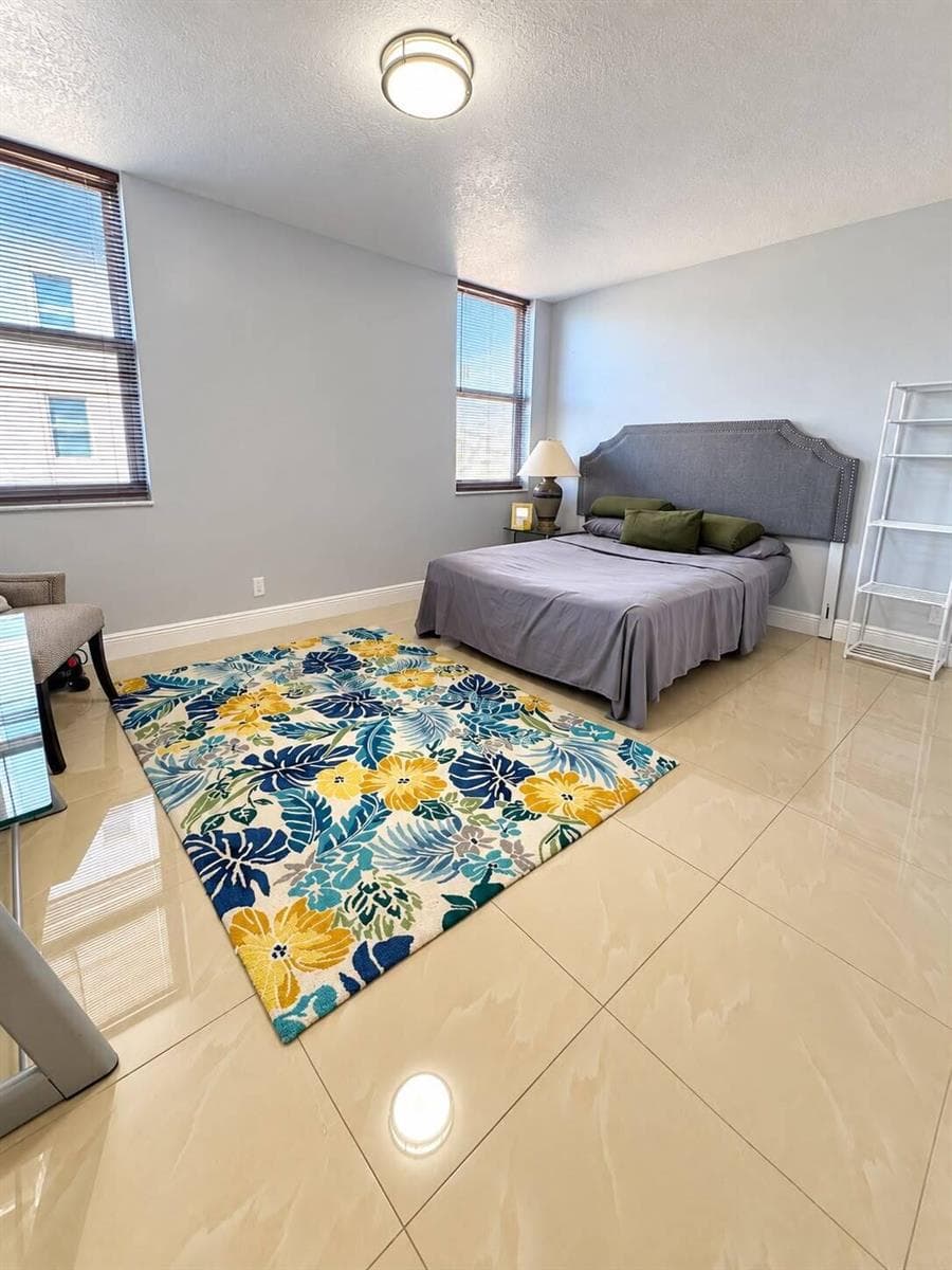 427 GOLDEN ISLES Drive 10D photo 4