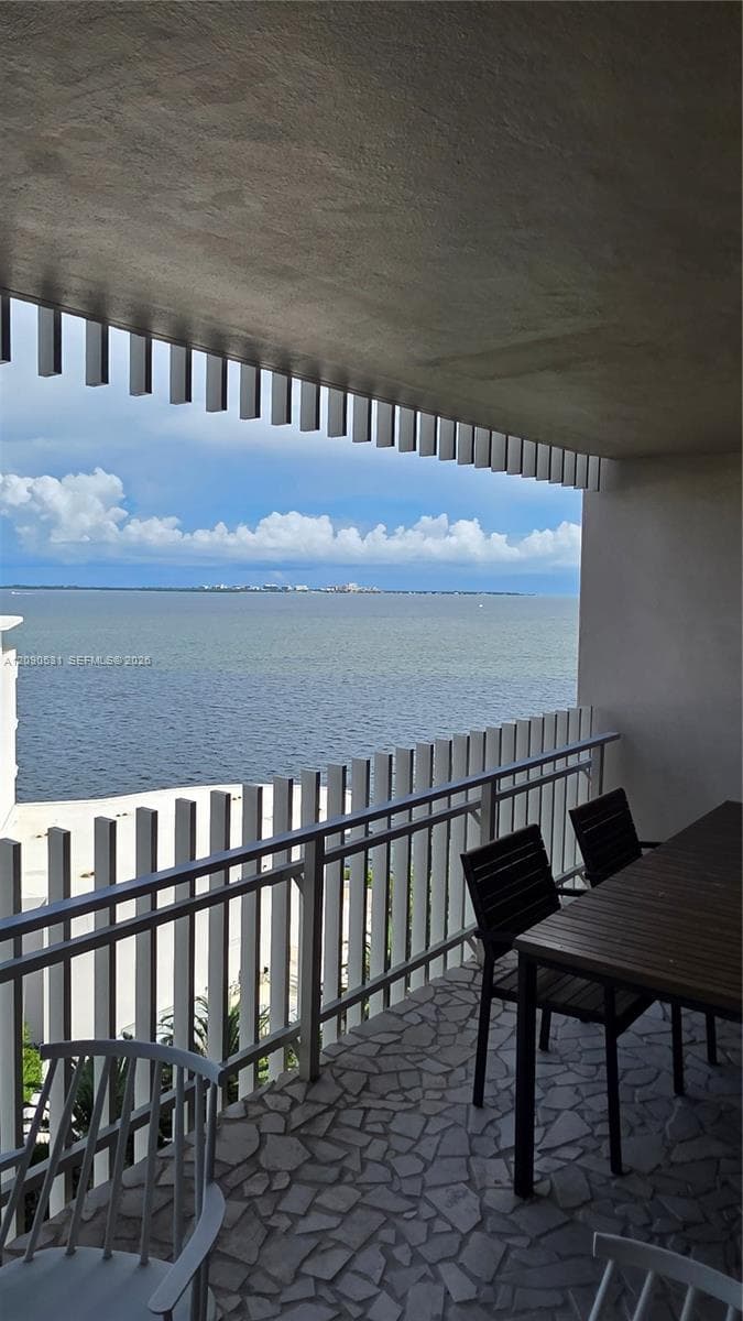 3 Grove Isle Dr C1003 photo 1