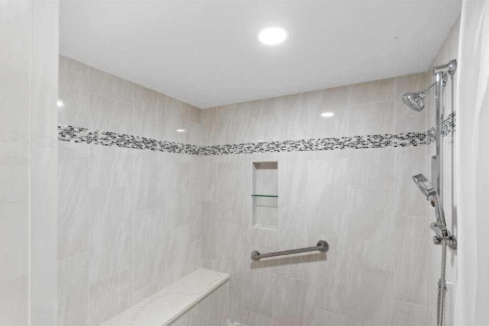 100 Lakeshore Drive 754 photo 23
