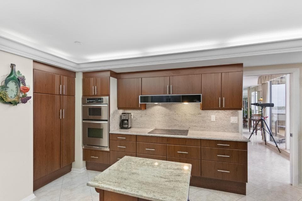100 Lakeshore Drive 754 photo 13