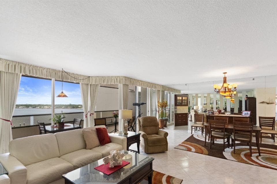 100 Lakeshore Drive 754 photo 7
