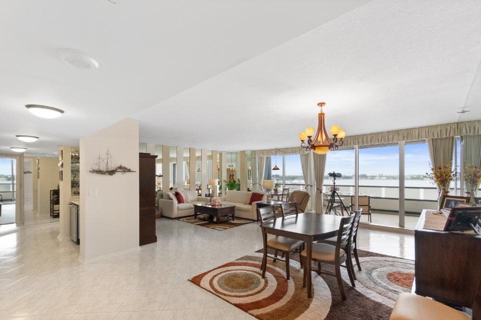 100 Lakeshore Drive 754 photo 9