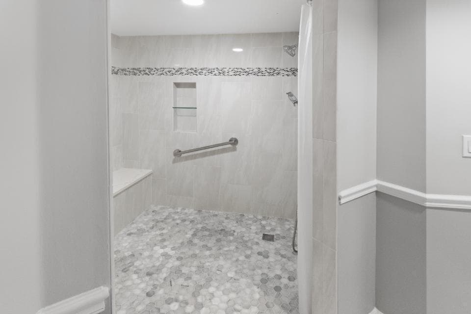 100 Lakeshore Drive 754 photo 24