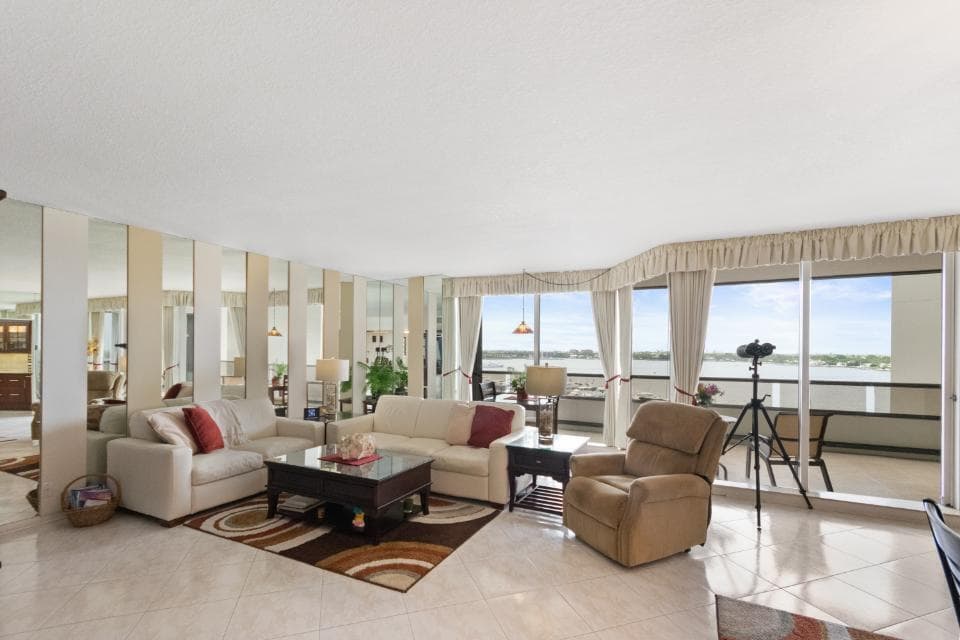 100 Lakeshore Drive 754 photo 10