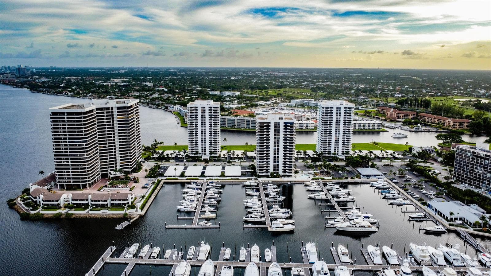 100 Lakeshore Drive 754 photo 18