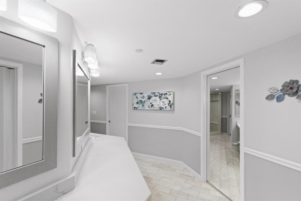 100 Lakeshore Drive 754 photo 21