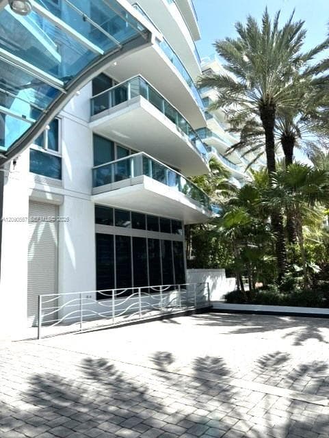 9401 W Collins Ave 303 photo 2