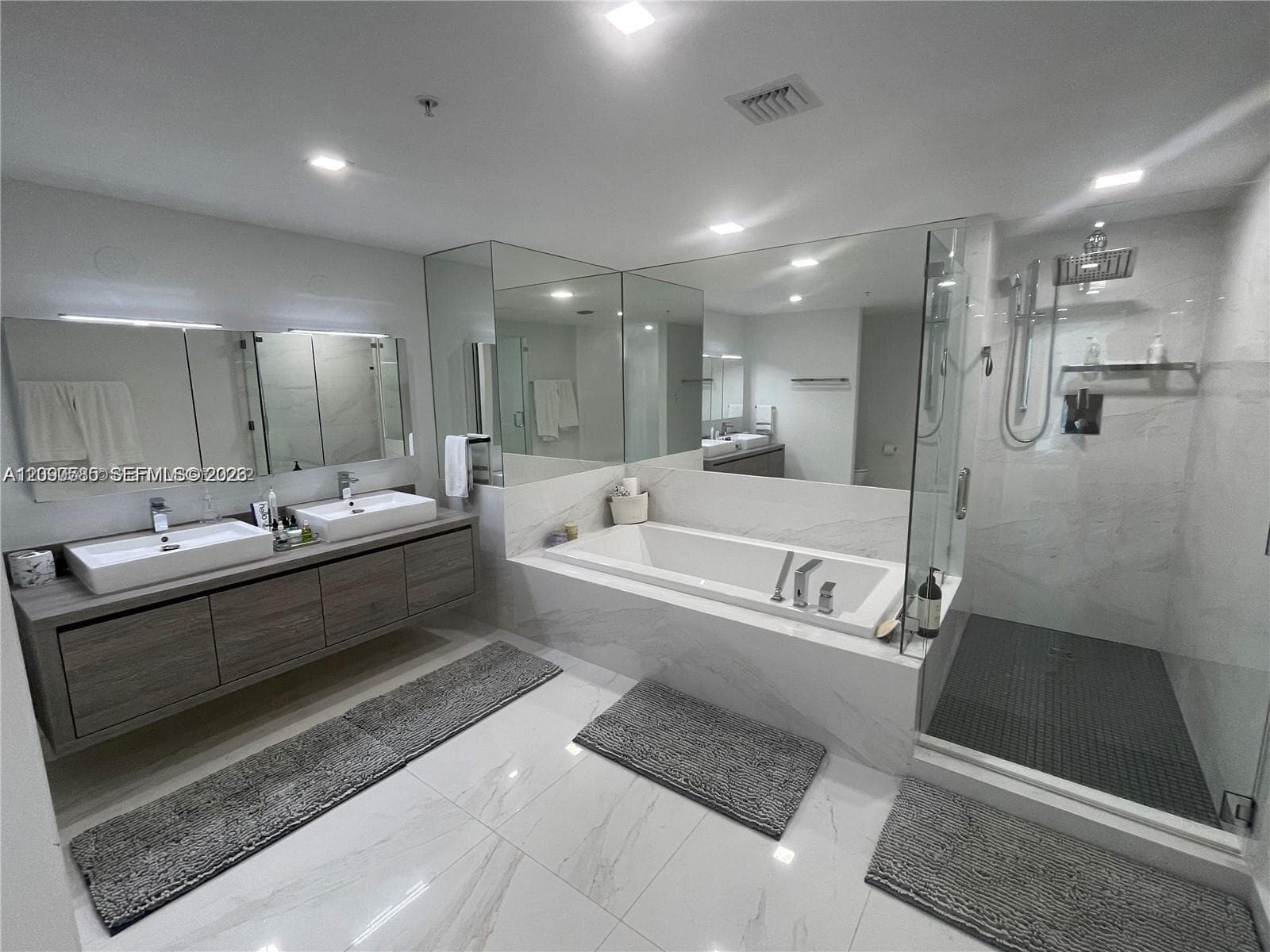400 Sunny Isles Blvd 1719 photo 17