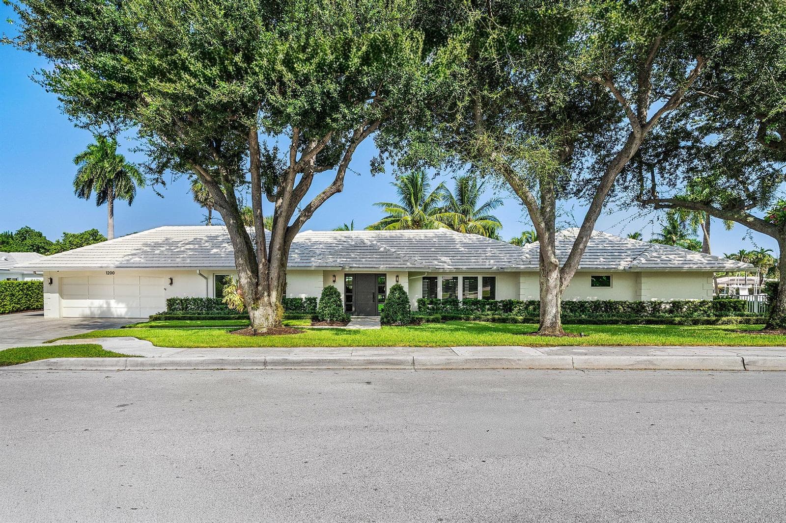 1200 Cypress Way photo 3