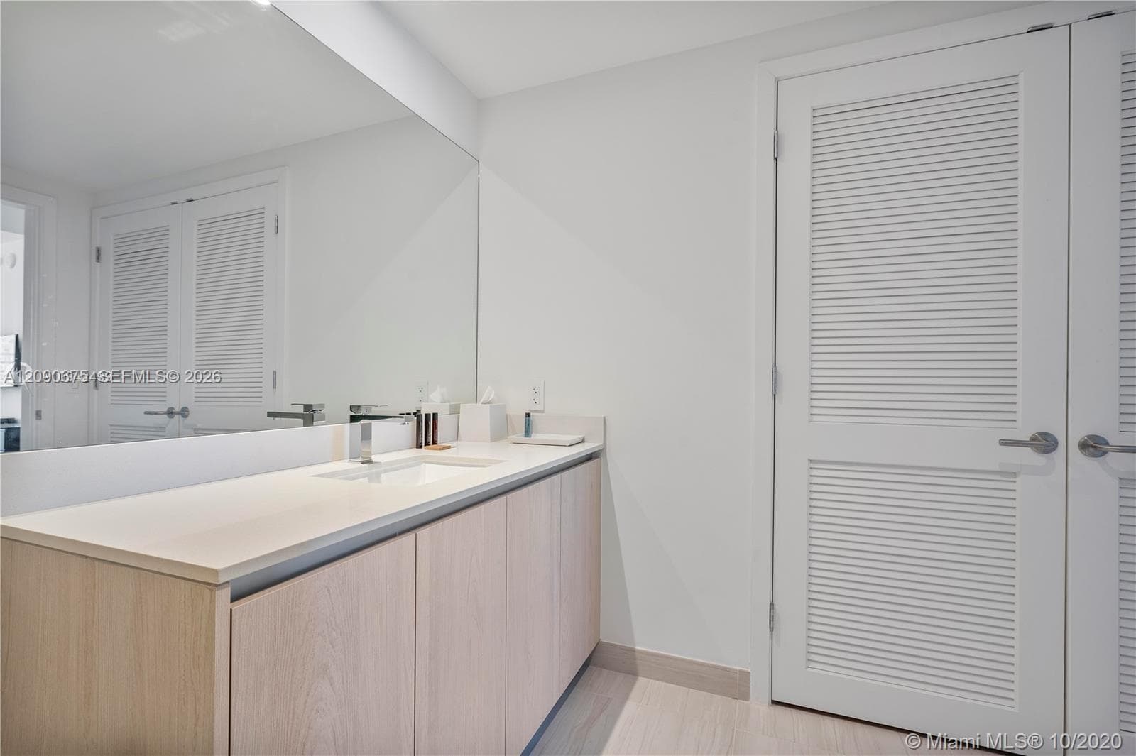 4010 S Ocean Dr R1207 photo 13
