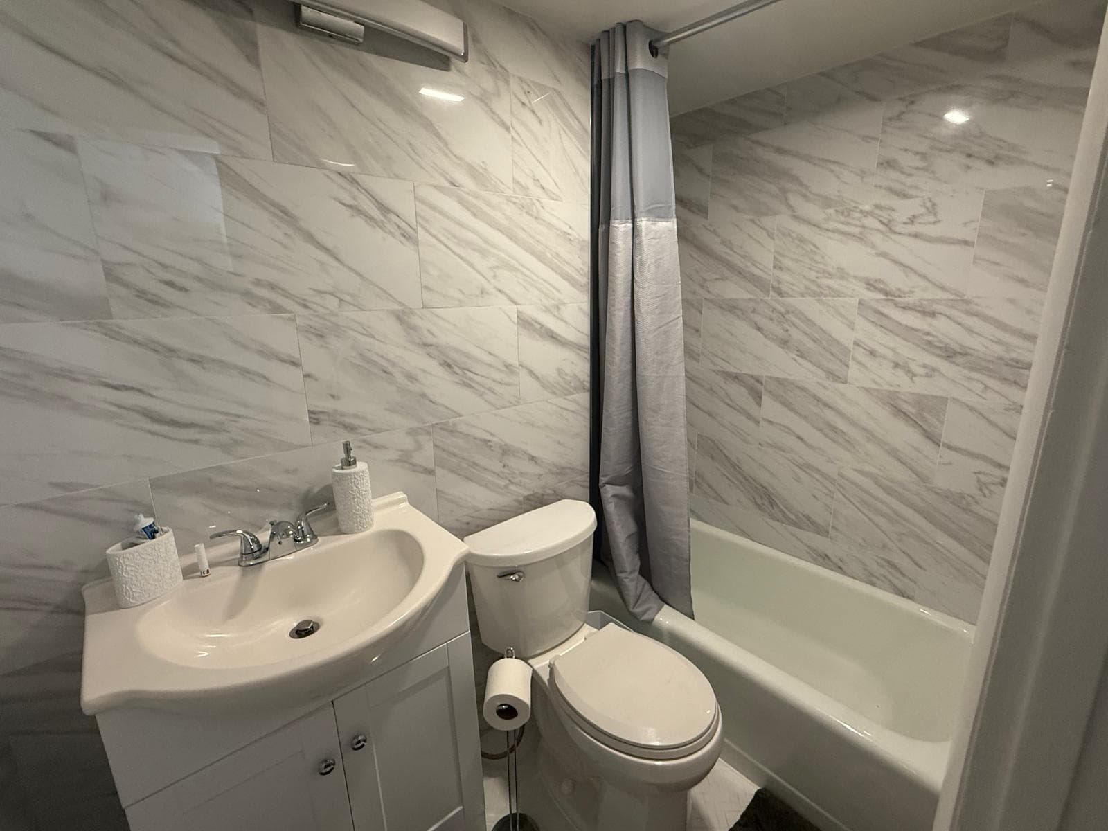 2901 NE 51st Street 3 photo 9