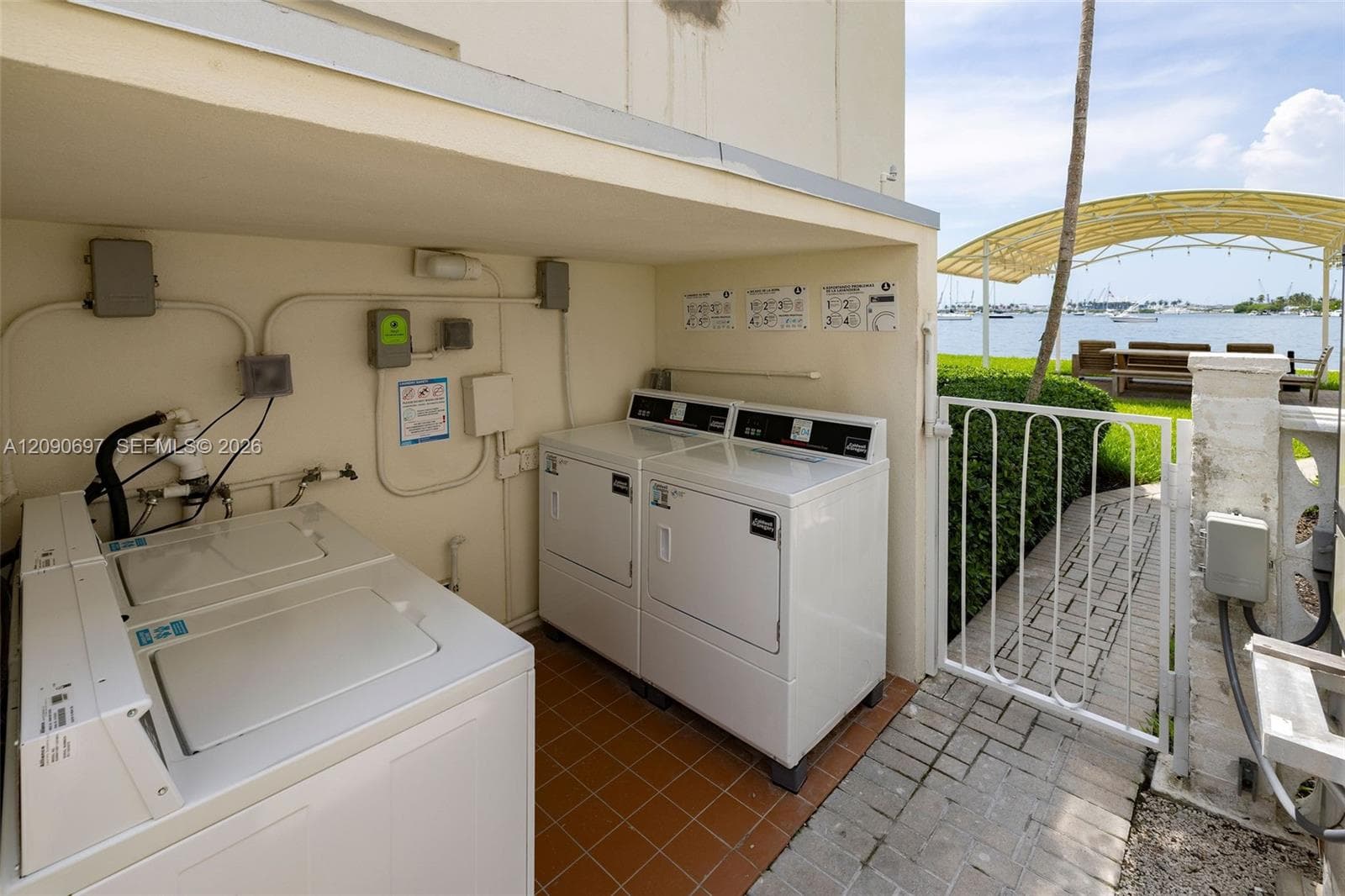 1130 Venetian Way 1D photo 23