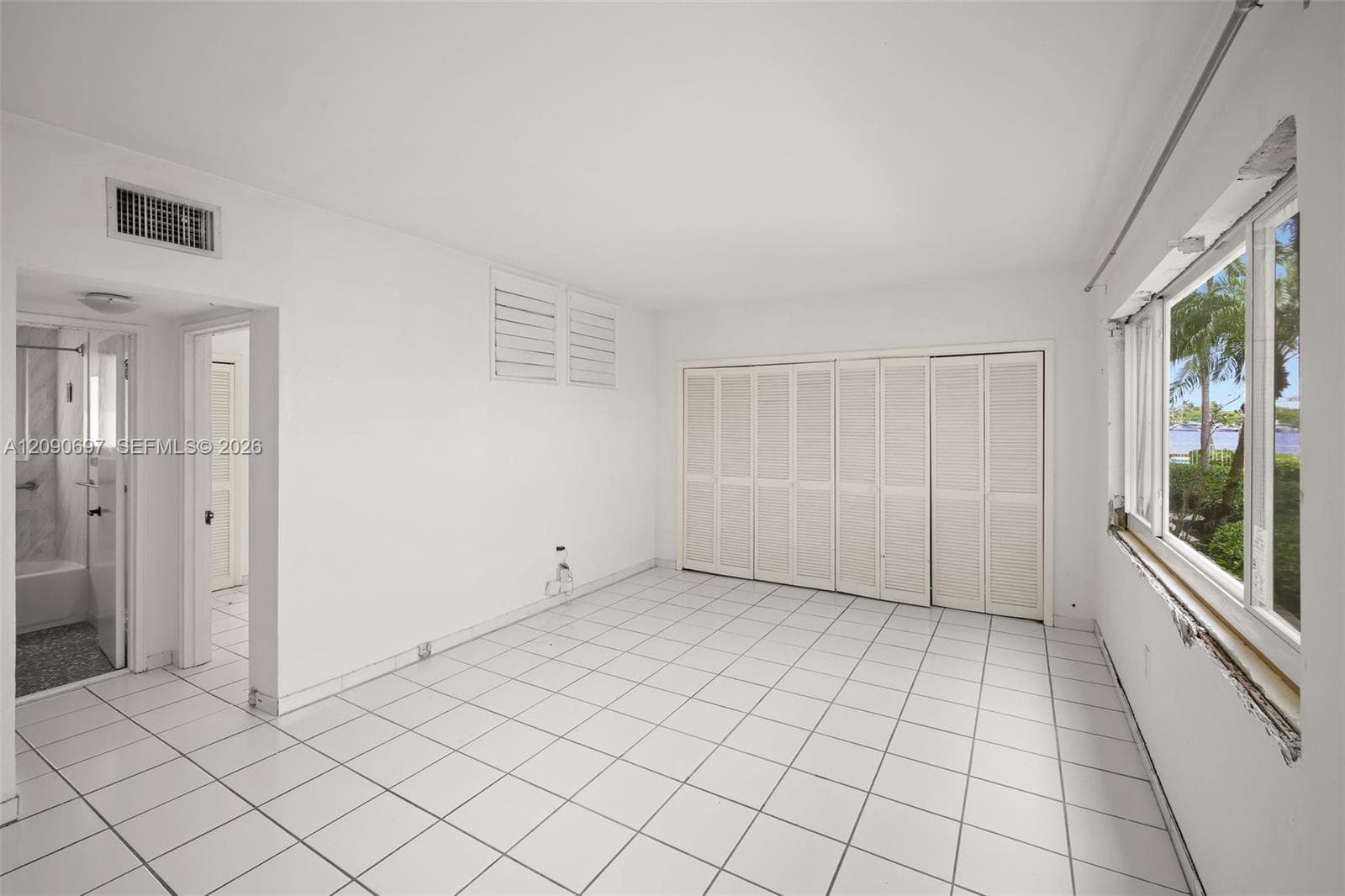 1130 Venetian Way 1D photo 13
