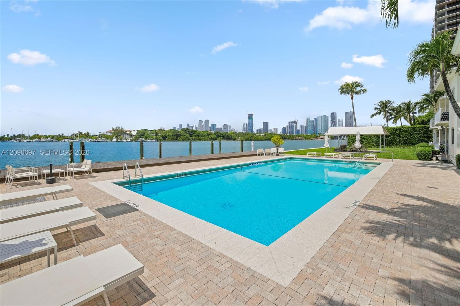 1130 Venetian Way 1D photo 5